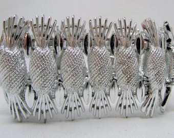 Vintage Sarah Coventry Silver cuff Bracelet Silver Pineapple like Shapes Signed Sarah Cov Designer Bracelet Silver Tone Metal Estate Jewelry