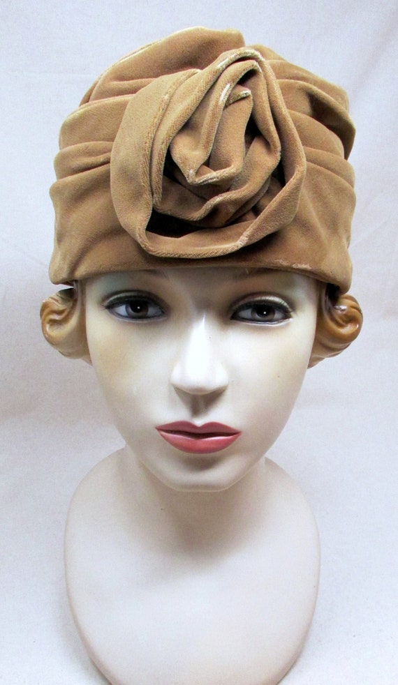 Vintage Velvet Turban or Cloche Style Hat Really … - image 1