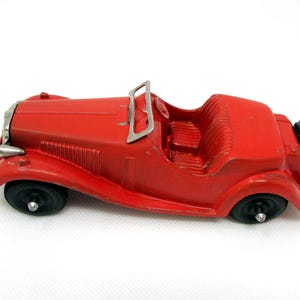 Zabawkowy samochód zabytkowy Hubley z lat 50. XX wieku, zabawkowy samochód MG Red Cabrio, USA, zabytkowy samochód zabawkowy, 6 cali, kabriolet, nr 3, model MG z 1953 r.