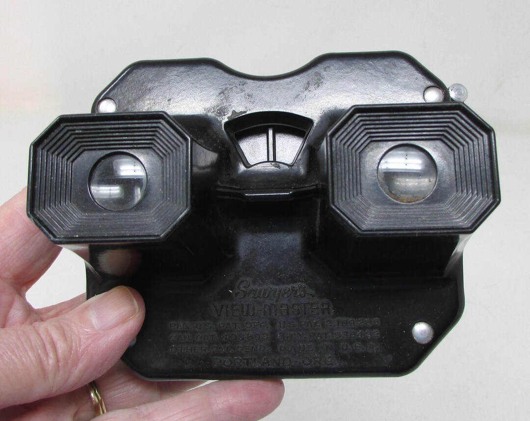 Vintage View-master Bakelite Viewer With Box and 21 Damaged Reels