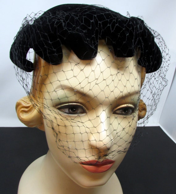 Vintage Black Velvet Hat Art Deco Avant Garde Shap