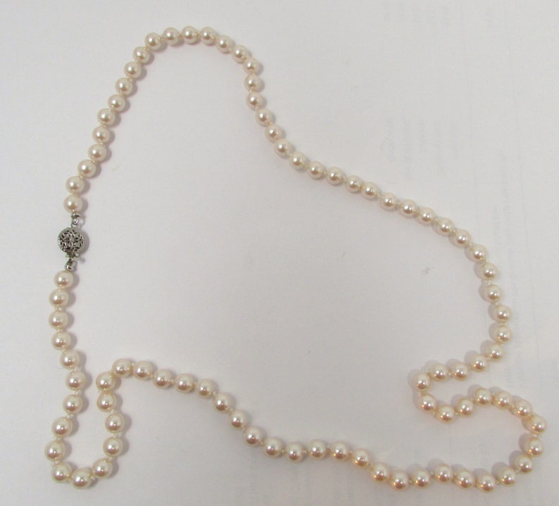 Vintage Faux Pearls Single Strand Necklace 1950s Necklace Quality