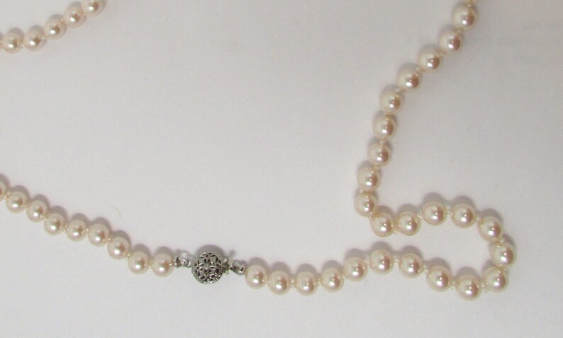 Vintage Faux Pearls Single Strand Necklace 1950s Necklace Quality