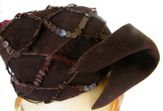 Vintage Tilt Hat 1940s WWII era  Min Hat Brown Fe… - image 3