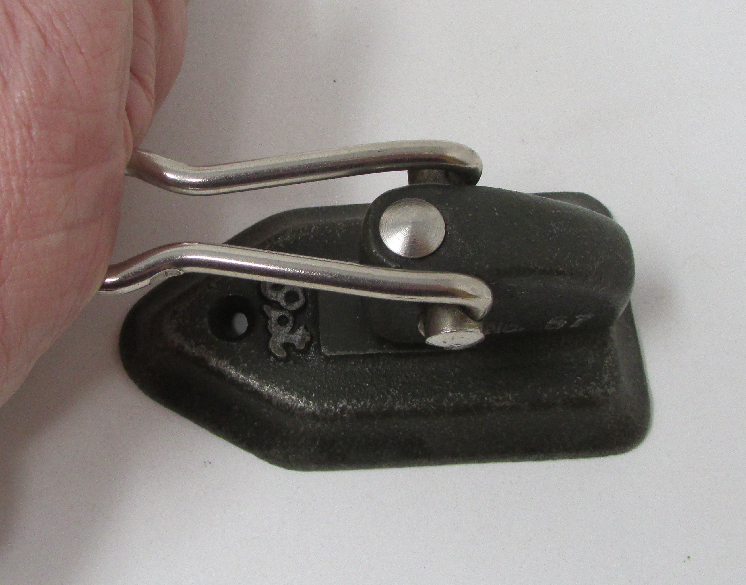 Vintage One Hole Punch 57, Wilson Jones Co. Cast Iron Metal Round Hole  Puncher. 