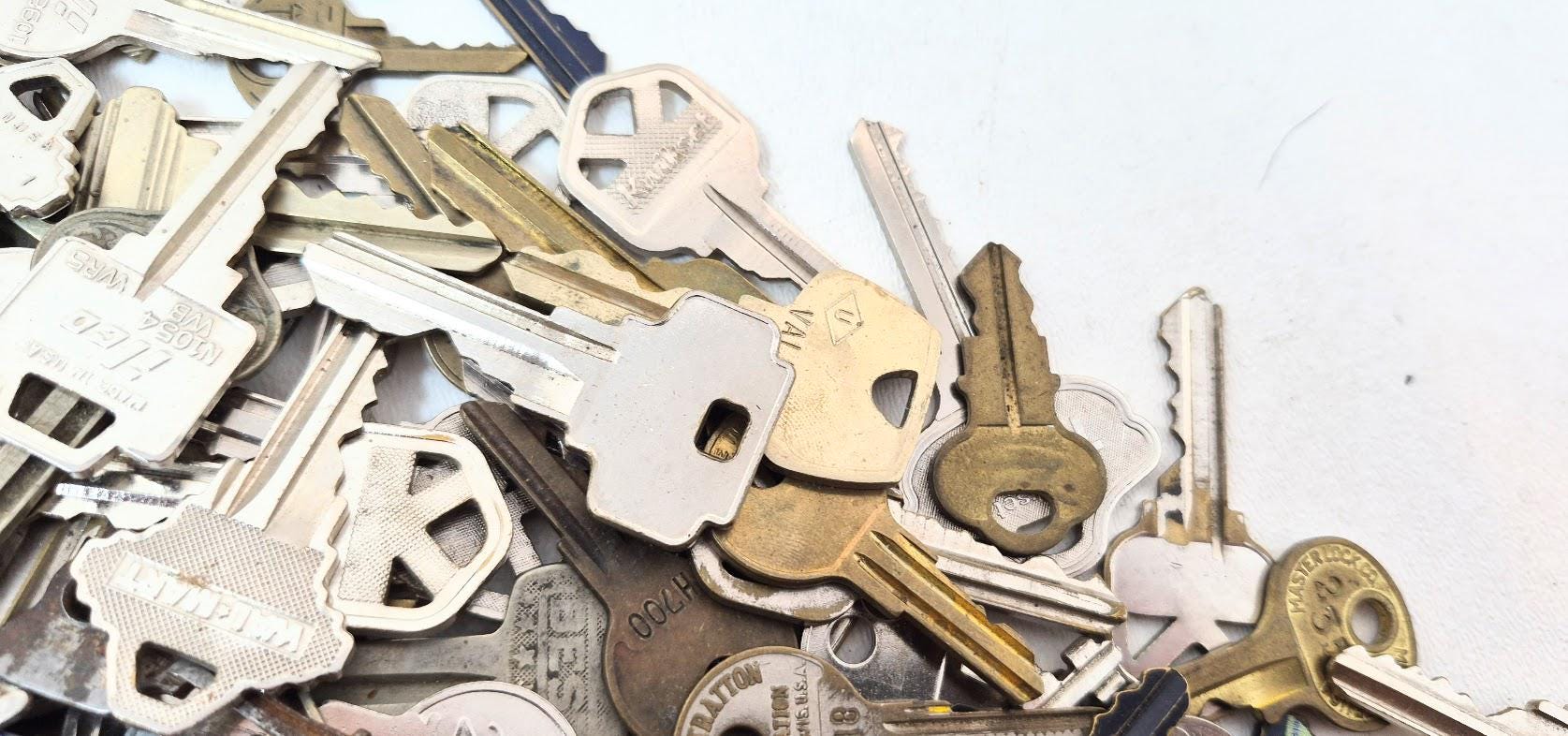Vintage Bulk Metal Keys Mixed Lot 5 Lb 2 Oz Jewelry Charms Crafts ...