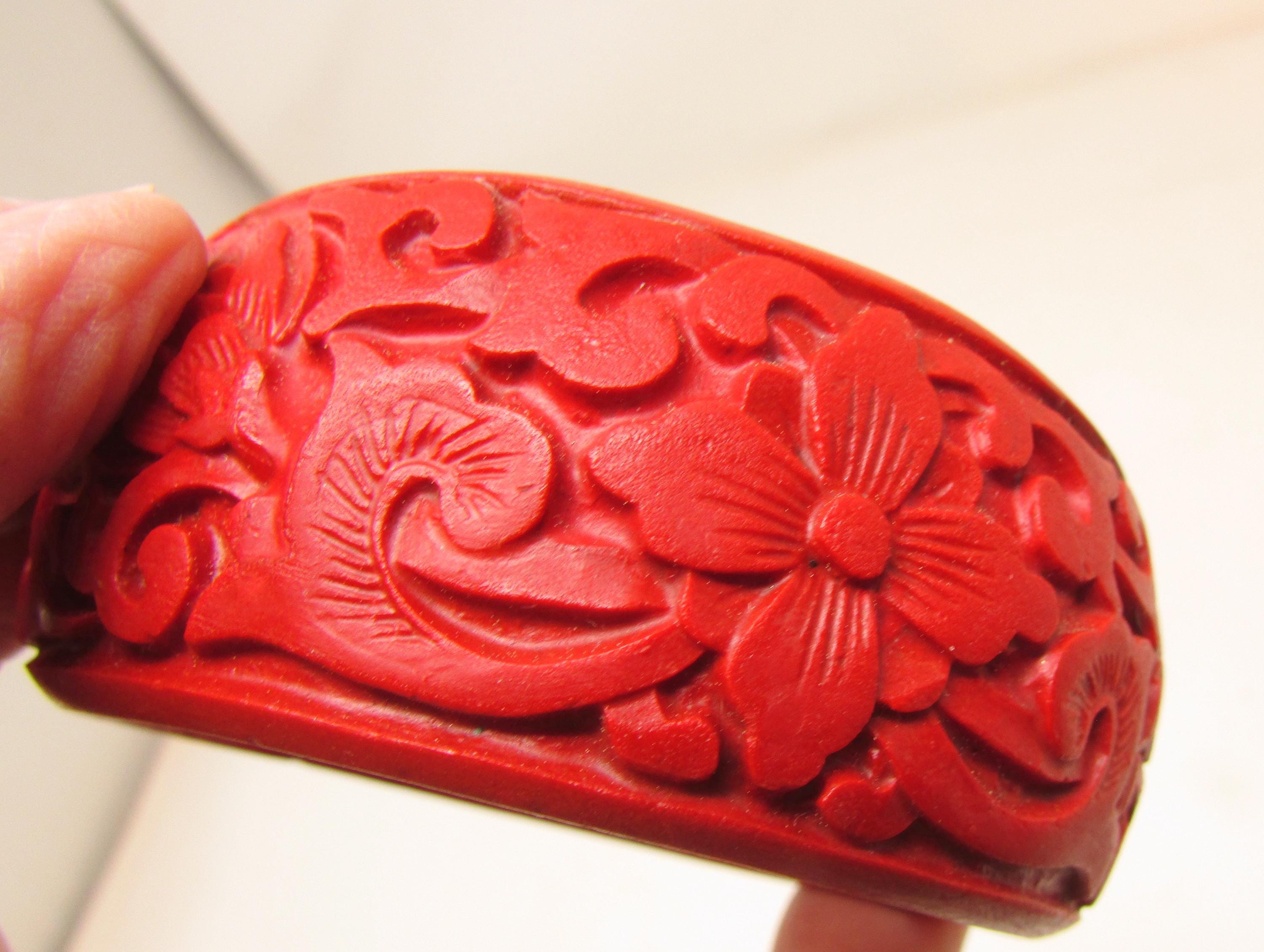 ヴィンテージ中国製辰砂バングル：赤い漆の花彫りブレスレット - Etsy 日本