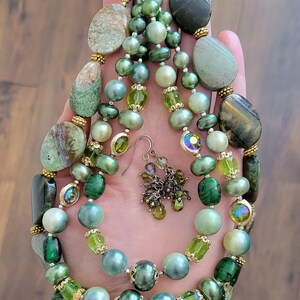 Forest Green 1950 Vintage Glass, Faux Pearls, Semi Precious Opal Stones Necklace with Swarovski Crystal Earrings, One of a Kind image 4