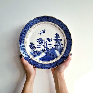 Booths &quot;Real Old Willow&quot; Dinner Plate – The Majestic Collection – Blue & White English Ironstone.