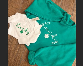 Fichier de broderie cursive porte-bonheur