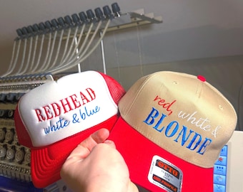 Rousse, blanche et bleue - Casquette snapback brodée personnalisée