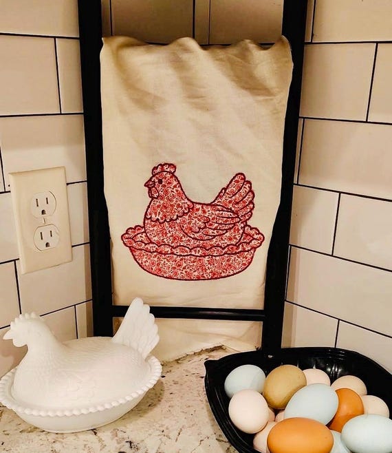 Hen on Nest applique -digital embroidery file