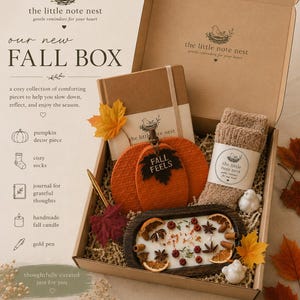Herbstliche Wohlfühl-Geschenkbox | Gemütliches Herbst-Verwöhnpaket | Geschenk für Selbstfürsorge | Gastgeschenk zum Erntedankfest | Notizbuch, Kuschelsocken & Kerze