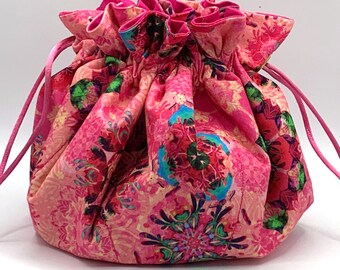 Tatting Bag #294.  Blooming medallions on candy pink background. Kona Valentine Pink lining.  Pink drawstrings.