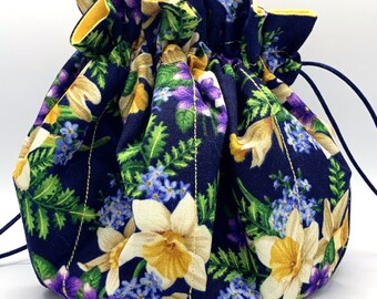 Tatting Bag #312. Midnight bouquets on midnight blue background.  Kona Sunflower lining and navy drawstrings.