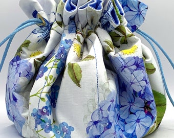 Tatting Bag #314. Hydrangea bouquets on white background.  Kona Blue Jay lining and light blue drawstrings.