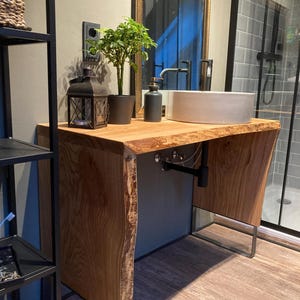 Handcrafted washbasin made of wood and metal