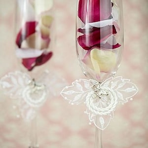 Western Cowboy Boots Lasso Wedding Toasting Glasses - Custom Engraving Available - Country Western Barn Farm Cowboy Barnyard Rustic Wedding