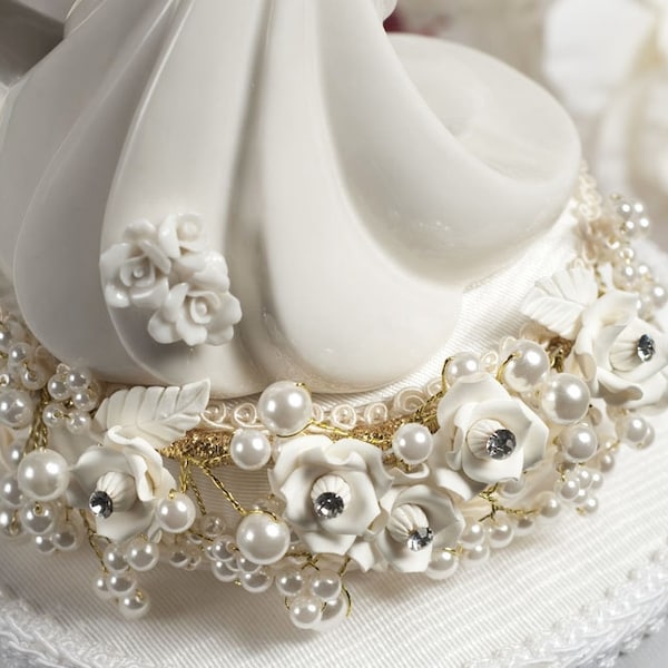 Gold Vintage Rose Pearl Cake Topper Base