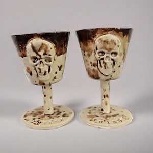 Skull Chalice Wineglasses – Set of 2 Macabre Toasting Vessels, Ø6.5×10 cm