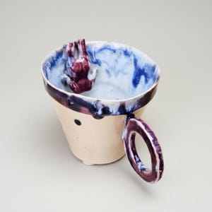 Drowning Doll Ceramic Coffee Cup – Uneasy Stillness Ritual, Ø7×8 cm