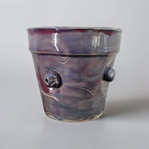 Vaso in ceramica Cosmic Nebula – Vaso a spirale indaco e lilla, Ø9×10 cm
