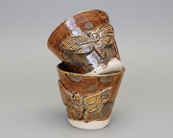 Miniaturas de cerámica de polilla gótica: dúo simbólico para chupitos y suculentas, Ø4,5×5,5 cm