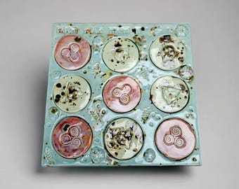 Tablero de tres en raya Twilight Circles – Juego ritual de cerámica hecho a mano, 18×18 cm