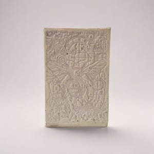 Bee Sentinel Ceramic Vase – Winged Industry In Bloom, Ø9.5×15 cm