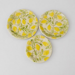 Keramikgeschirr-Set „Sunlit Lemon“ – Mediterranes Tisch-Trio, Ø 16 / 14,5 / 12 × 2 cm
