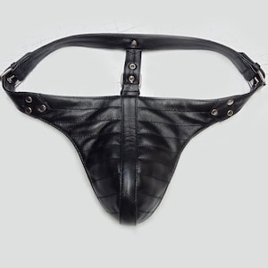 Herrunderkläder i läder, svarta lädertringar, herrunderkläder i läder, lädertringar med jockstraps, herrunderkläder i läder - specialtillverkade på beställning