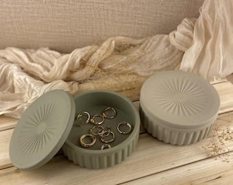 Minimalist Jewelry Box with Lid – Trinket Dish, Catchall Bowl, Scandinavian Boho Decor, Modern Home Decor, Wedding or Gift Idea – 20 Colors