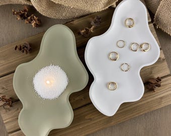 Wavy Catchall Tray - Modern Irregular Jewelry Dish, Entryway Key Tray, Boho Vanity Tray, Minimalist Decor in 20 Colors, Housewarming Gift