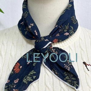 Eleganter Blumen Seidenschal, dunkelblauer quadratischer Schal, Zarter Blumen Seidenschal, weicher quadratischer Baumwollschal, Mode Seidenschal, Weihnachtsgeschenk