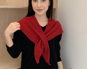 Rotes Strick Dreieckstuch: Gestricktes Dreieckstuch
