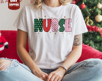 Weihnachts-T-Shirt für Krankenschwestern, Festliches Weihnachtsshirt für Krankenschwestern, Rosa Weihnachts-T-Shirt für Krankenhausmitarbeiter, Weihnachtsgeschenk für Krankenschwestern