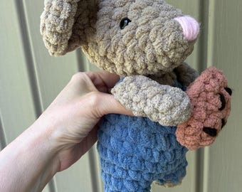 Handmade Crochet Mouse Plushie with Cookie - Chenille Yarn Amigurumi