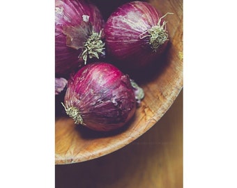 Photograph of Red Onions in a Wooden Bowl as Kitchen Wall Art, Ready to Frame Rustic Farmhouse Country Kitchen Decor, Red Onion Photograph