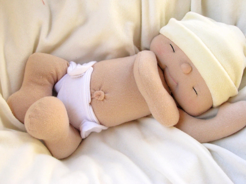 Tiny Baby Doll PDF Sewing Pattern imagem 2