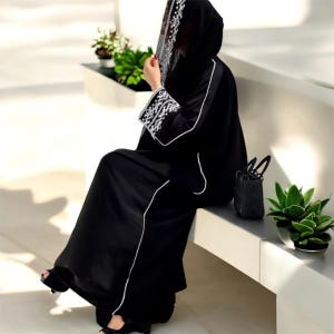 Elegantes Khimar Abaya Kleid. Hijab – Lockeres, schlichtes islamisches Gebetskleid, bequemer muslimischer Jilbab für Frauen, fließende, schlichte Kleidung