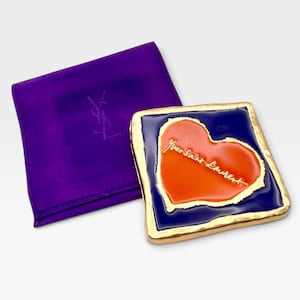 Yves Saint Laurent プレストパウダー ハート型 Yves Saint Laurent