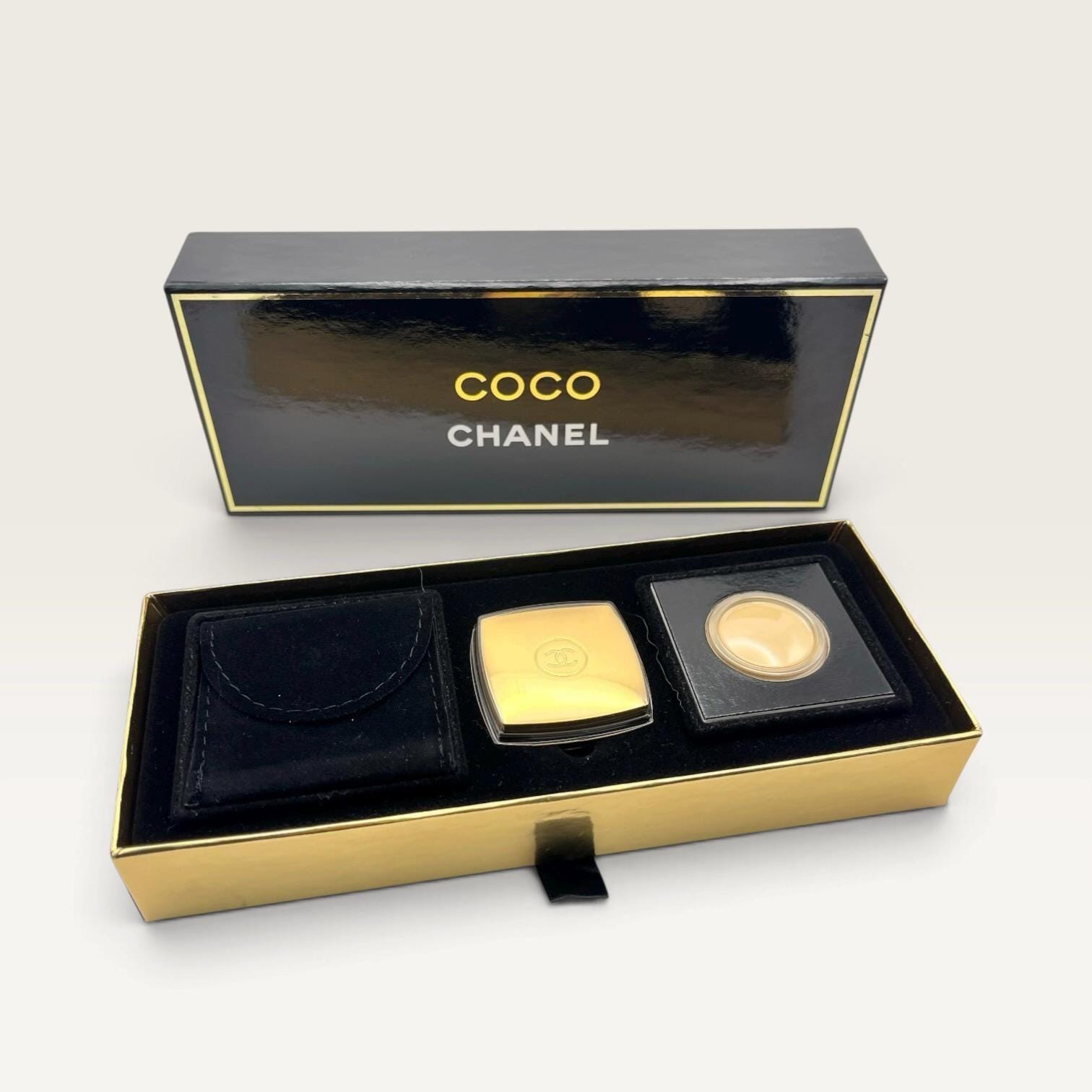 CHANEL COCO MADEMOISELLEギフトボックス限定デザイン空き箱 CHANEL COCO MADEMOISELLEギフトボックス限定デザイン空き箱 シャネル