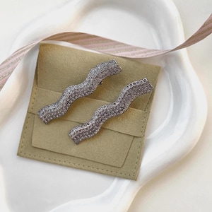 Vintage Rhinestone Alligator Hair Clips: Retro Black Crystal Barrettes, Set of 2