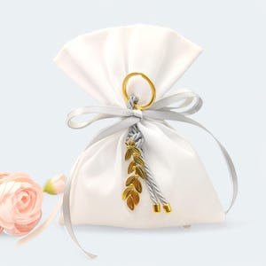 Greek Wedding Favors - Olive branch key chain Bombonieres White bags with grey keychain-Orthodox baptism - Unique Wedding Favor 10 pcs.