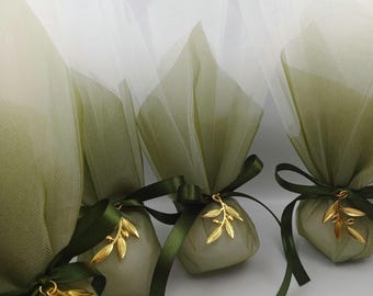 Bomboniera griega ortodoxa de tul verde oliva para bodas con etiqueta personalizada, 5 almendras confitadas, 10 unidades.