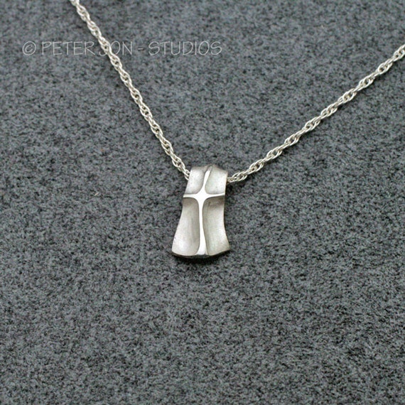 アクセサリー sheild cross design silver necklace Shield Cross Pendant, Small, Handmade Christian Necklace in