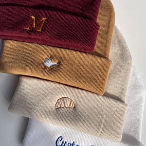 Individuell bestickte Mütze Beanie – personalisiert mit Wunschtext oder Motiv – Wintermütze Geschenk Unisex