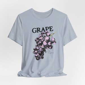 Grape Print Shirt - Unisex Grapes Graphic Tee for Fruit Lovers & Foodie, Cool Botanical Tee, Vintage Style Top, Perfect Fruit Lovers Gift