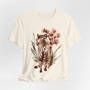 Floral Tiger Shirt - Unisex Boho Tiger & Flowers Graphic Shirt for Animal Lovers, Cute Cat and Flower Lovers Gift, Floral Vintage Style Tee