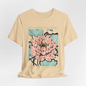 Boho Lotus Shirt - Unisex Vintage Style Lotus Floral Graphic Tee, Perfektes Geschenk für Blumenliebhaber